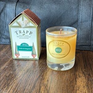Trapp Amber & Bergamot Scented Candle